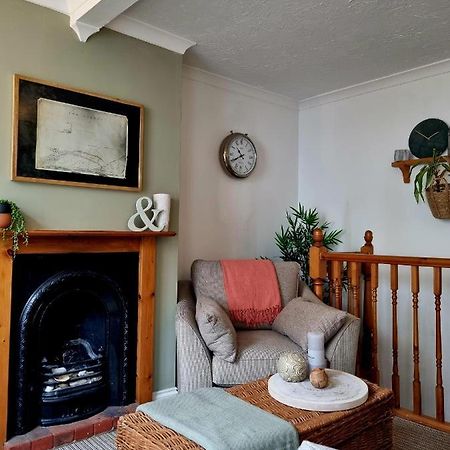 2 Bedroom House Within Walking Distance Of Town Cowes  Εξωτερικό φωτογραφία