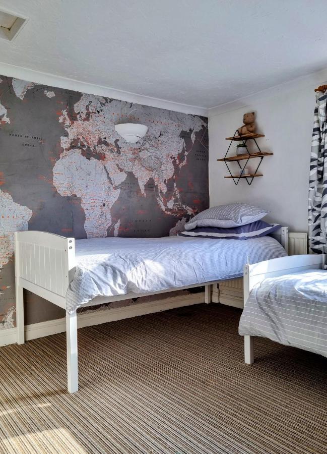2 Bedroom House Within Walking Distance Of Town Cowes  Εξωτερικό φωτογραφία