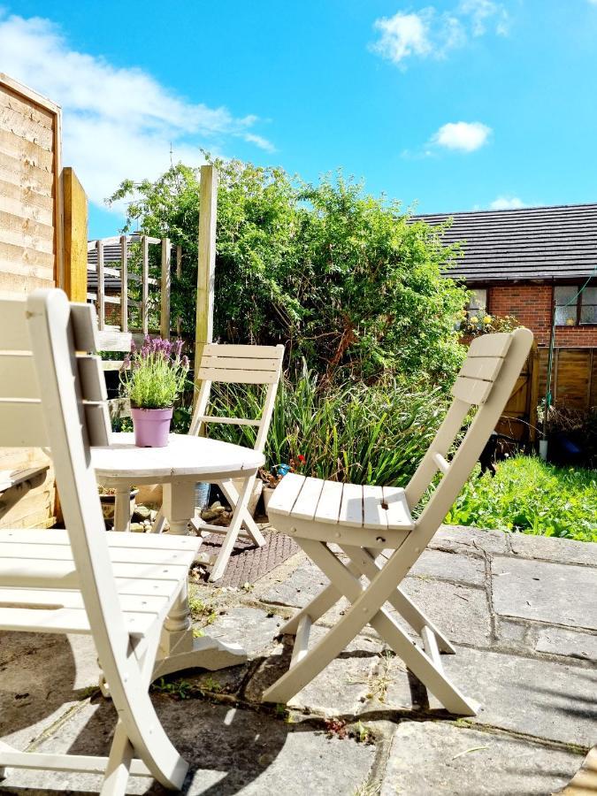 2 Bedroom House Within Walking Distance Of Town Cowes  Εξωτερικό φωτογραφία