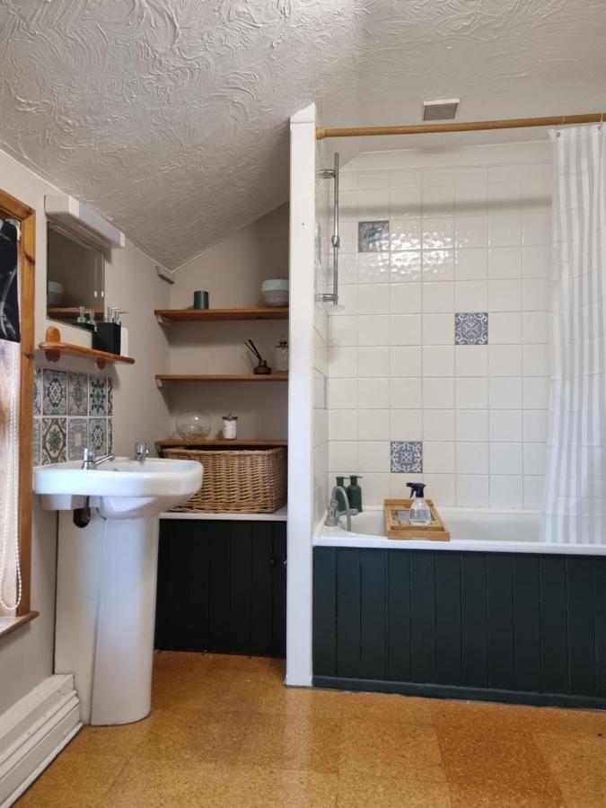2 Bedroom House Within Walking Distance Of Town Cowes  Εξωτερικό φωτογραφία