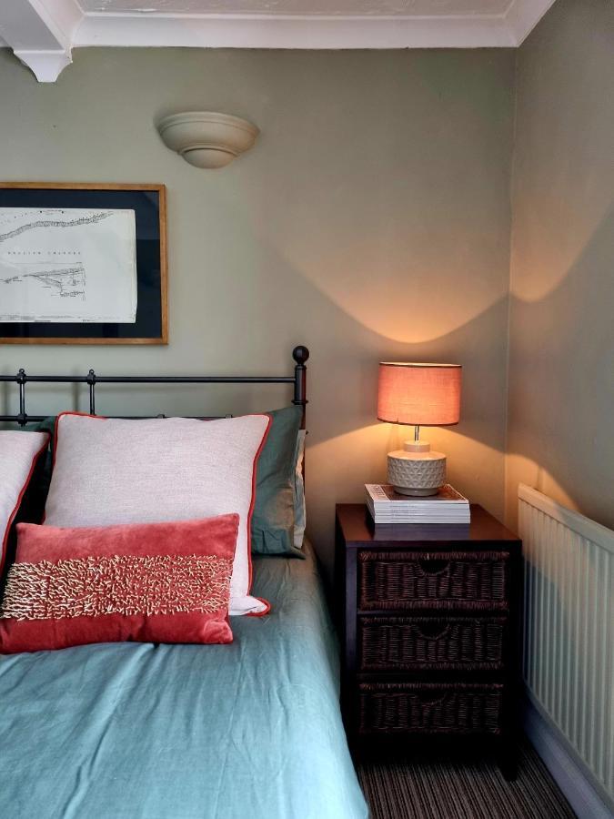 2 Bedroom House Within Walking Distance Of Town Cowes  Εξωτερικό φωτογραφία